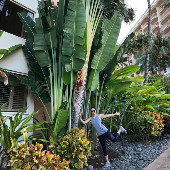 Meet your Posher, Nicole - Picture 3 of 4